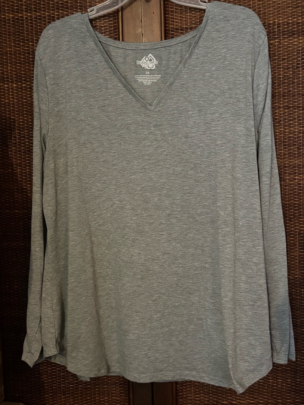 truhearts 3XL Women’s Gray V-Neck Long Sleeve Shirt